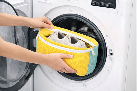 Sneakerwash – Schuhe sauber waschen, Maschine schützen